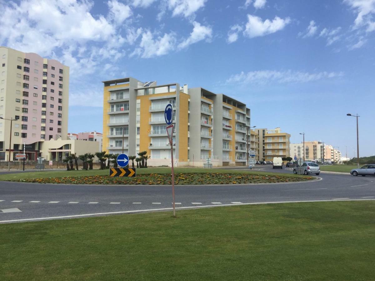 Sun & Wave Apartment เปนิช ภายนอก รูปภาพ